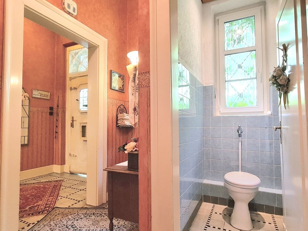 Gaderobe und WC